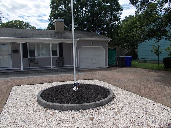 2nd image of 512 River Park Dr