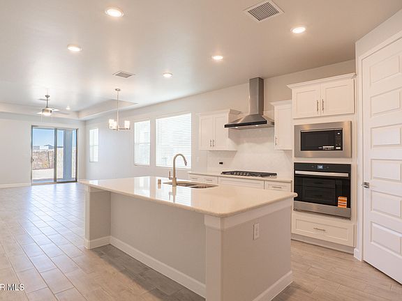 5th image of 717 Paseo Clasico St