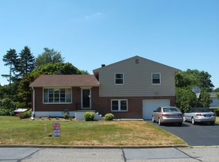 747 Henry Dr, Emmaus, PA