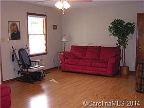 3rd image of 4608 Longbriar Dr