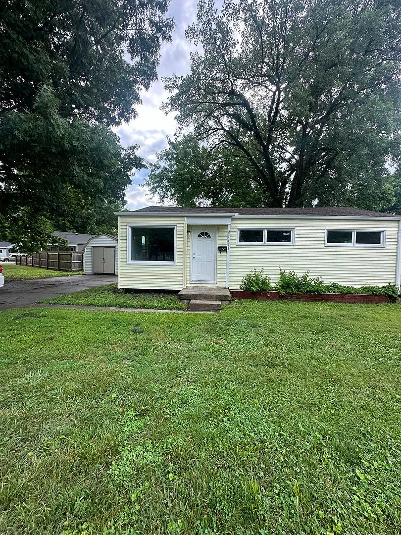 3 Bedroom 1 Bath Near Miami University — Photo 1