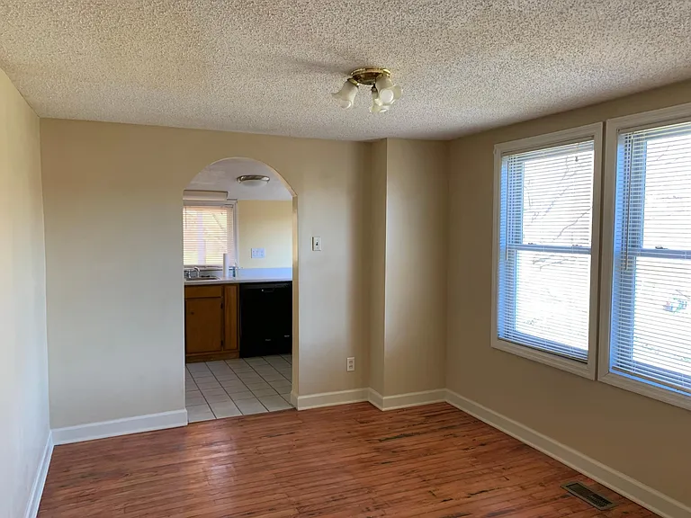 20 Spring Dr — Photo 15