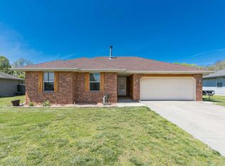 827 S Natalie Ave, Springfield, MO 65802