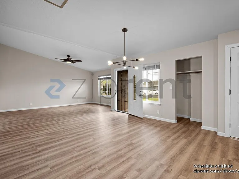 208 Richard Pl — Photo 10
