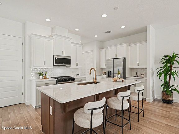 2nd image of 3030 Avalonia Dr