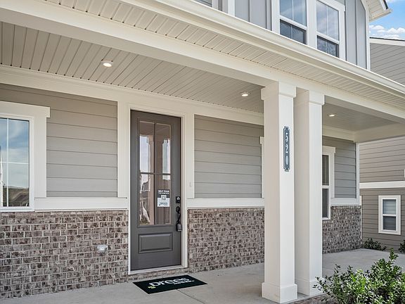 4th image of 520 Blue Olive Dr