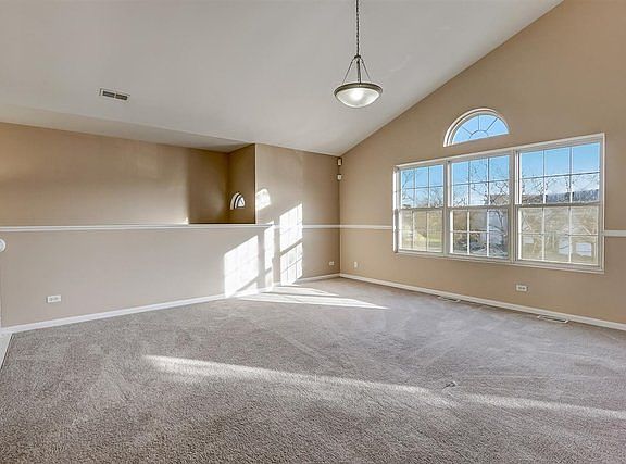 4th image of 50 Arboretum Dr