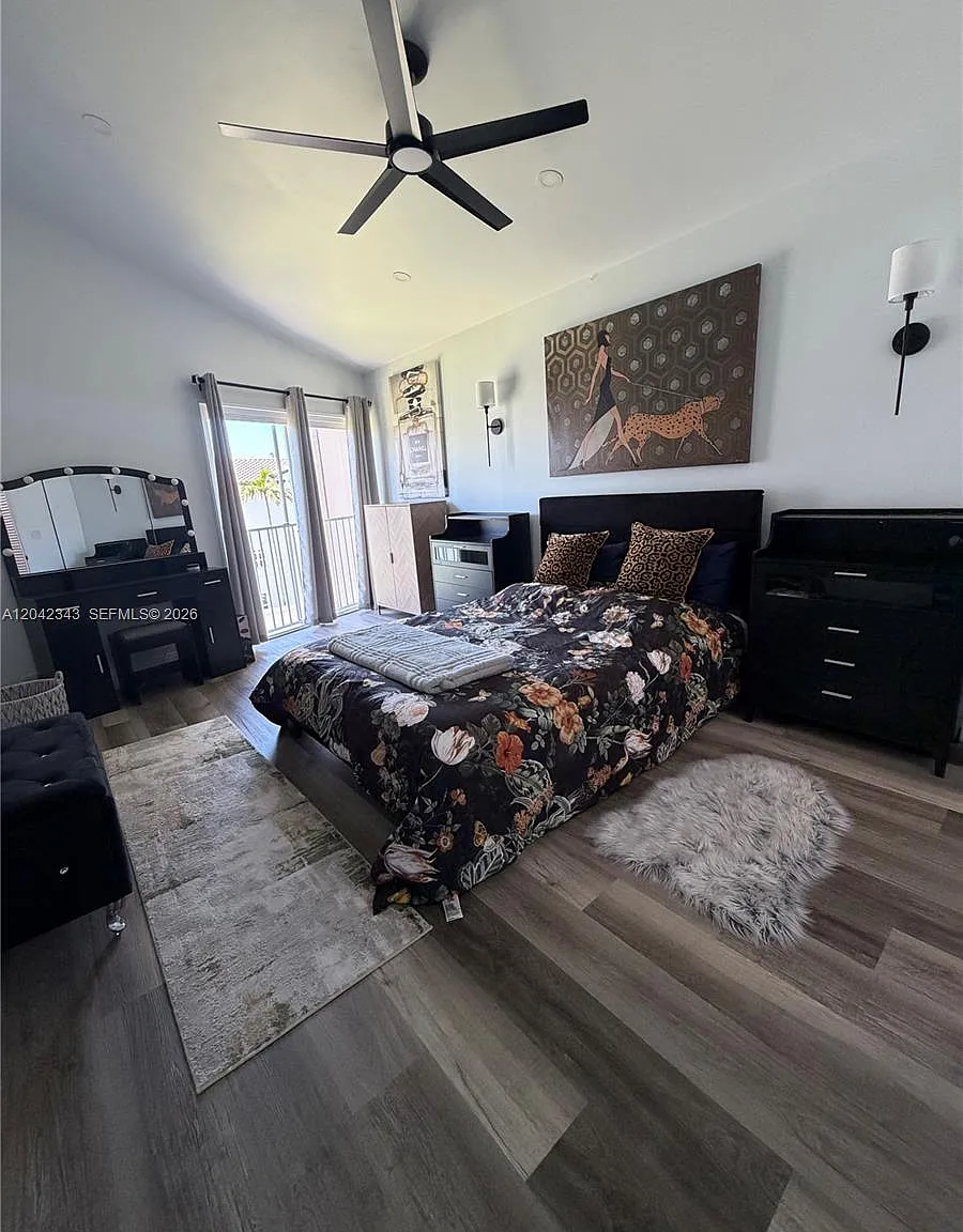 Village By The Sea Condo — Photo 4