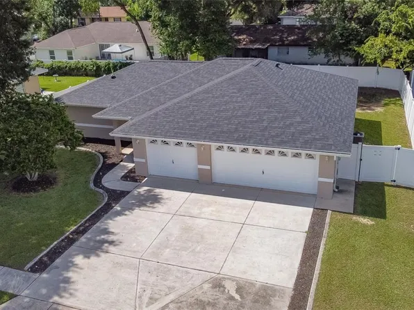 810 Ridge Ave, Wildwood, FL 34785