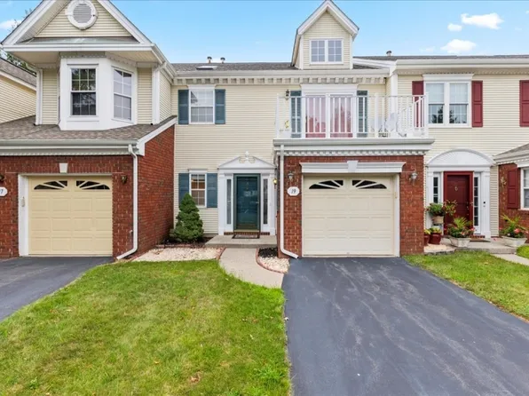 19 Sapphire Ln, Franklin Twp., NJ 08823