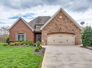 183 Acadia Cir, Lenoir City, TN 37771