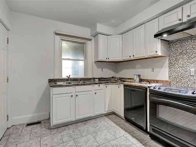 844 Ellrose Ave #842 — Photo 11