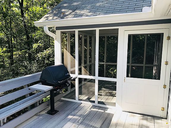 4th image of 519 Penny Ln