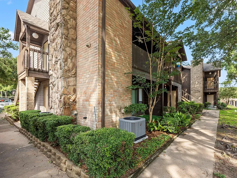 12755 Mill Ridge Dr #301 — Photo 23
