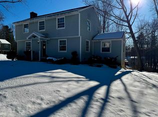 2 Sweetbriar Ln, Rochester, NH 03867