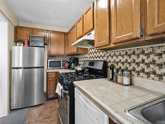 4th image of 10507 APT 6B, For 66th Road #6b