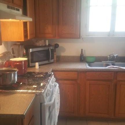 4th image of 282 E Warner St