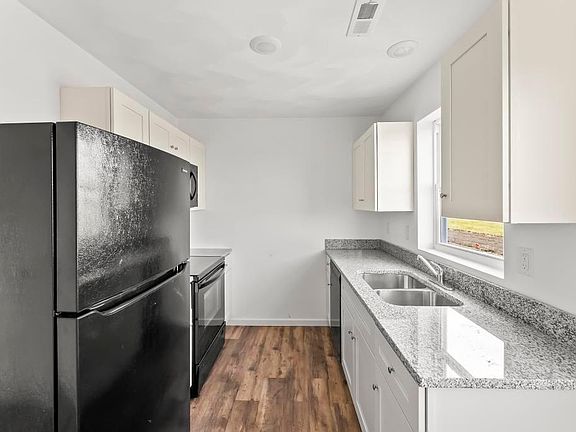 4th image of 9730 Hayden Dr #1