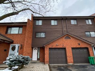 4230 Fieldgate Dr #24, Mississauga, ON L4W 2M5