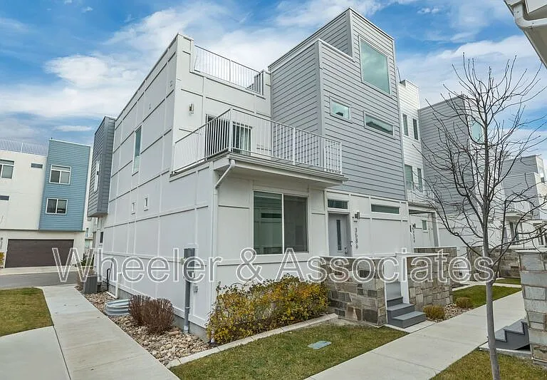 3586 S Xenon Dr — Photo 2