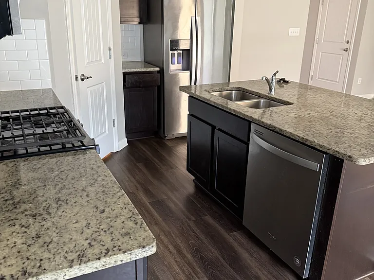 40344 Sedgwick Ln — Photo 2