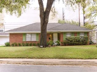 5615 Overbrook Ln, Houston, TX 77056