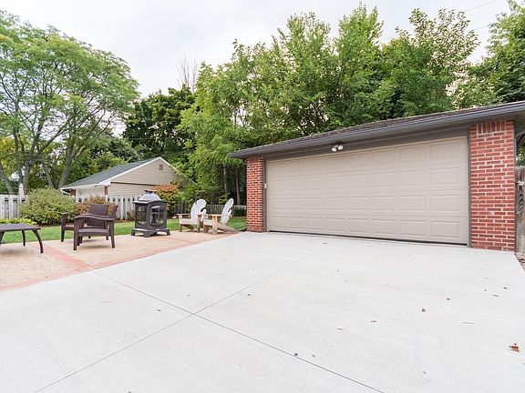 4th image of 1596 Kirtland Dr