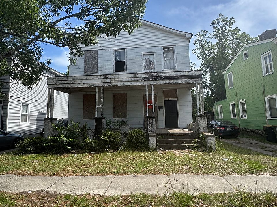 1st image of 511 W 39th St