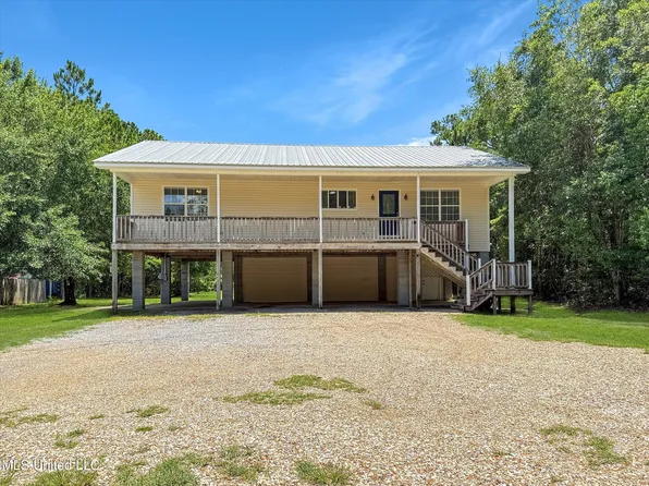 131 Chagnard St, Waveland, MS 39576