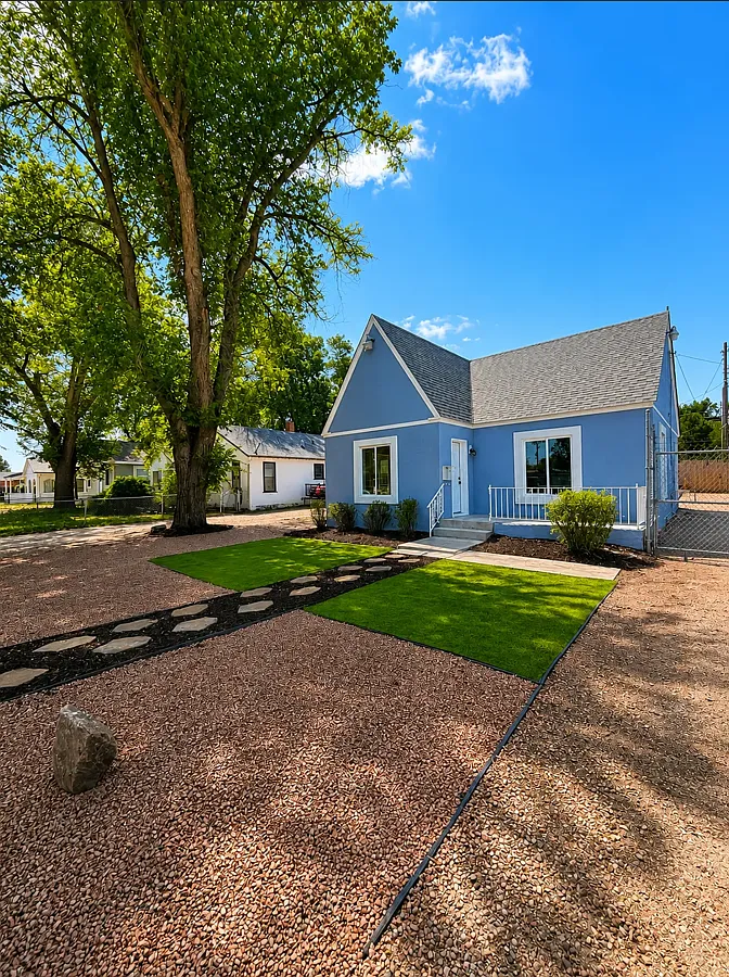 3 bed, 800 sqft, $2,200 — Photo 3