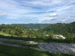 100 Rebel Trl, Hazard, KY 41701