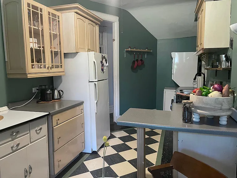 2256 W Grand Ave #2 — Photo 12