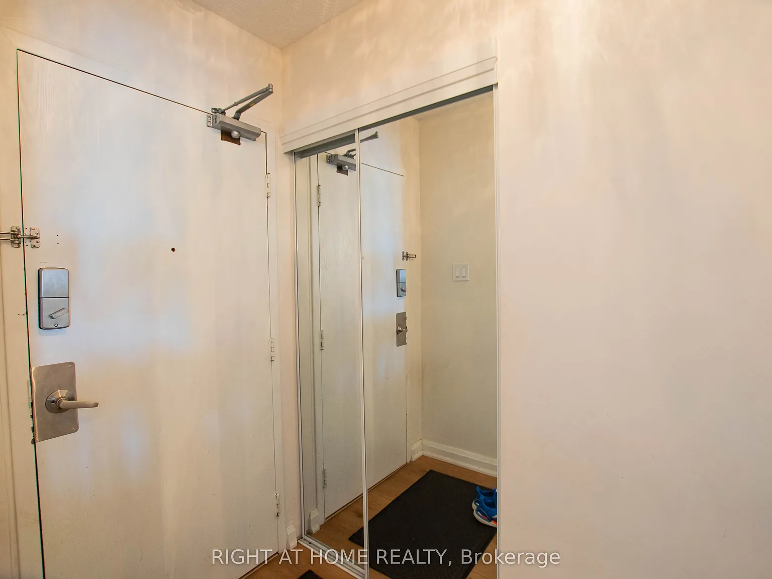 2 bed, $2,650 — Photo 2