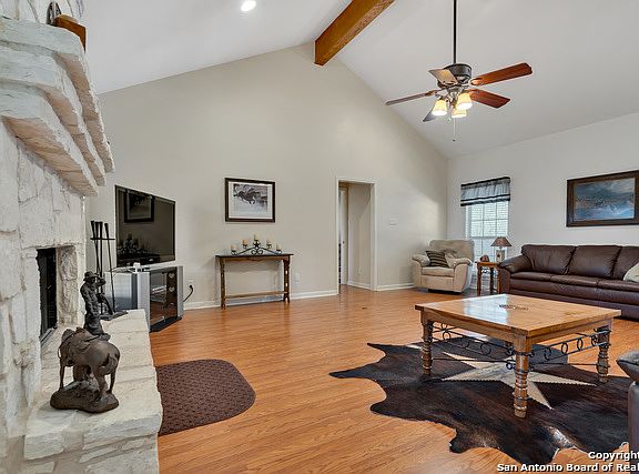 4th image of 344 Meadowbrook Dr