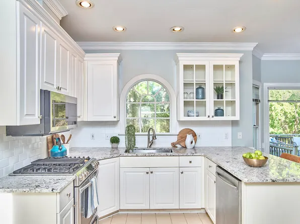 1009 Sunny Brae Ct, Apex, NC 27502