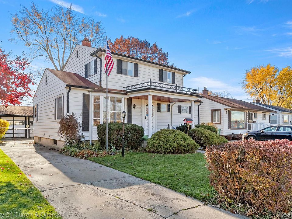 1st image of 28553 Maplewood St