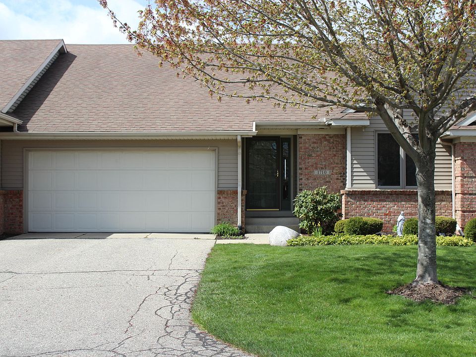 1st image of 1710 Stonegate Dr #37