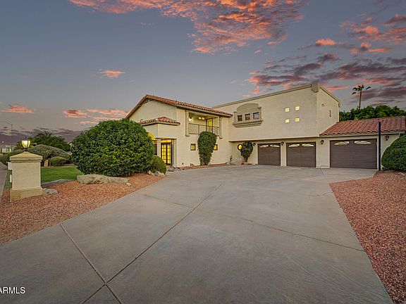 3rd image of 3011 E WINCHCOMB Drive