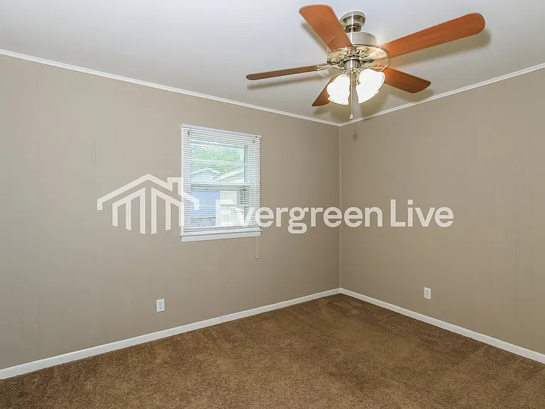 1919 Williams Dr — Photo 8
