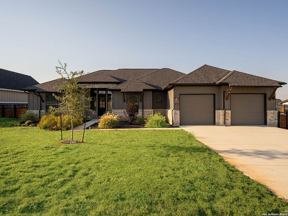 1st image of 124 WOODBRIDGE DR