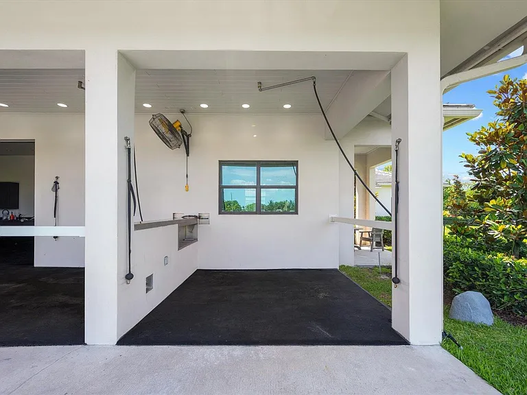 15450 Estancia Ln — Photo 6