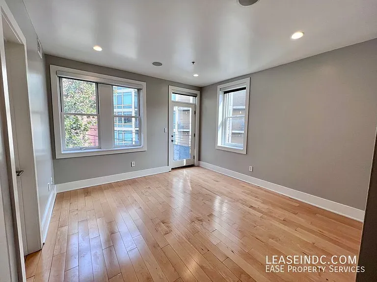 2619 Garfield St NW #4 — Photo 12