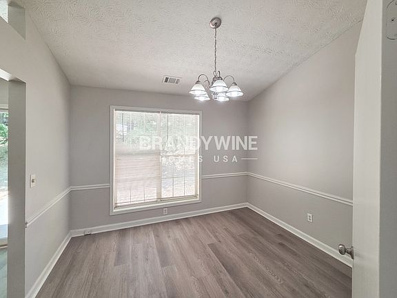 5th image of 5900 Homestead Cir