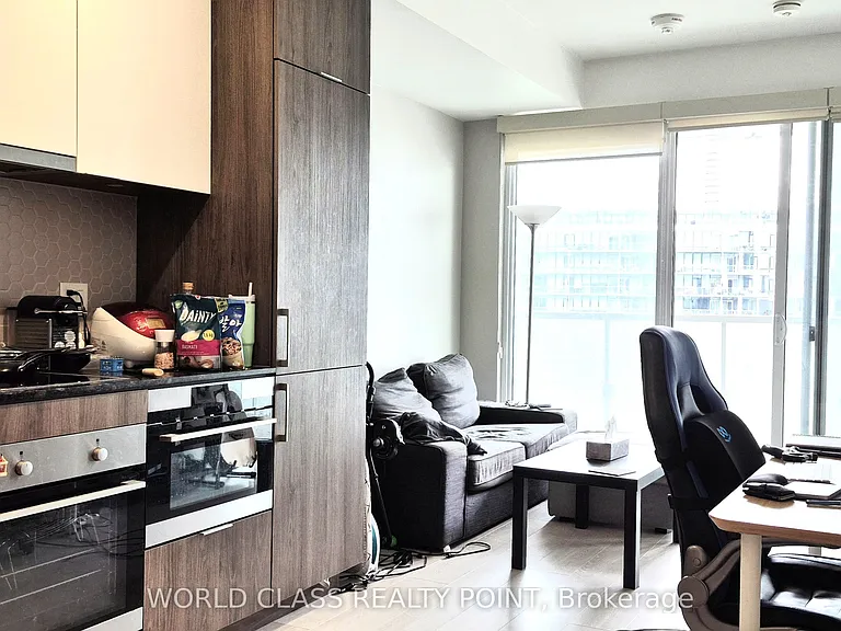 15 Queens Quay E #724 — Photo 4
