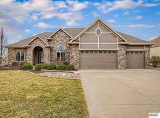 3902 N 195th St, Elkhorn, NE 68022