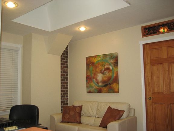 OFFICE w/Desk and chair