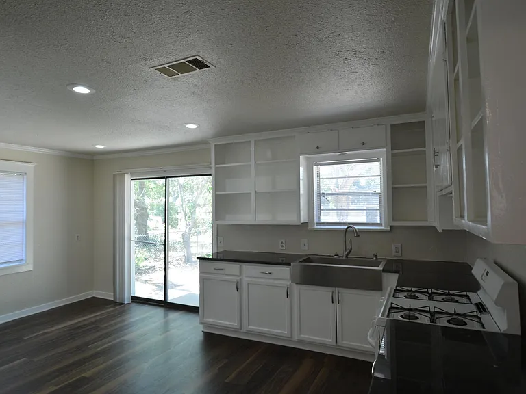 5404 Fursman Ave — Photo 10