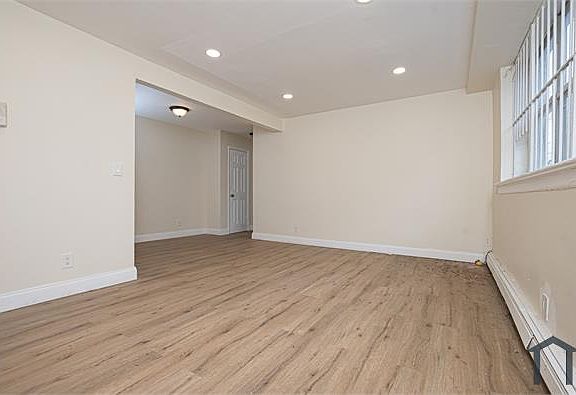 5th image of 572 Stuyvesant Ave #44