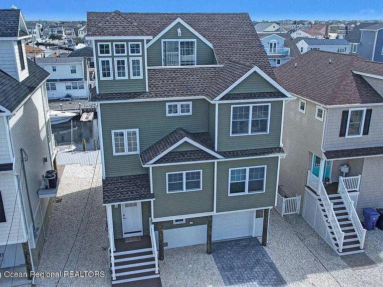 411 Harding Ave — Photo 4