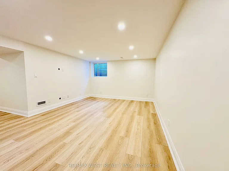 2 Wichey Rd #BASEMENT — Photo 4